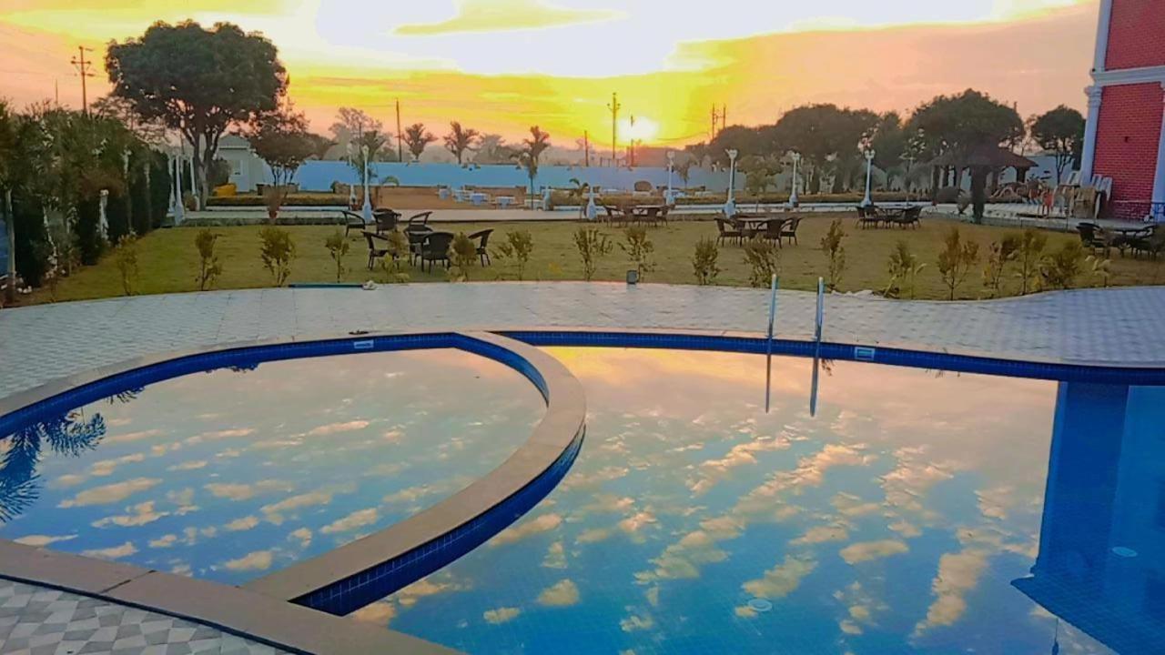 The Kamoda Resort Ambikapur Luaran gambar